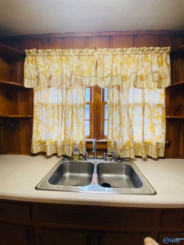 387 Crawford Road, Scottsboro, AL 35768