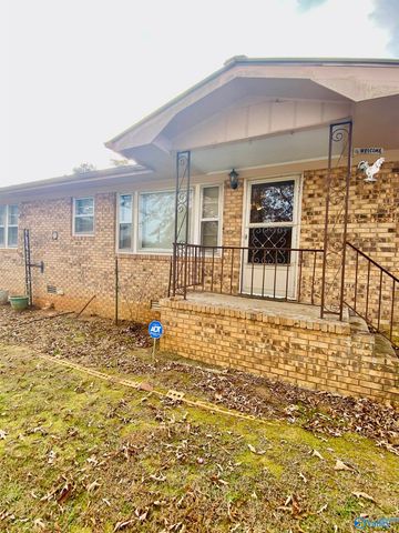 387 Crawford Road, Scottsboro, AL 35768