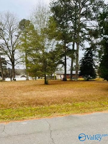 387 Crawford Road, Scottsboro, AL 35768