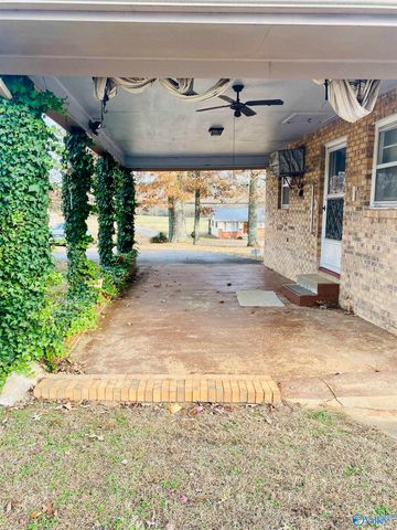 387 Crawford Road, Scottsboro, AL 35768