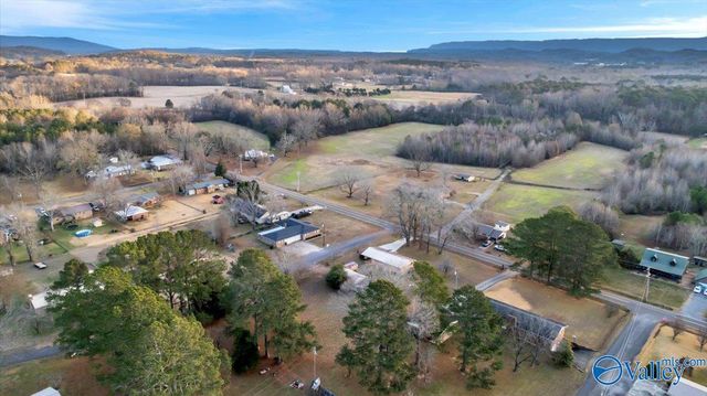387 Crawford Road, Scottsboro, AL 35768