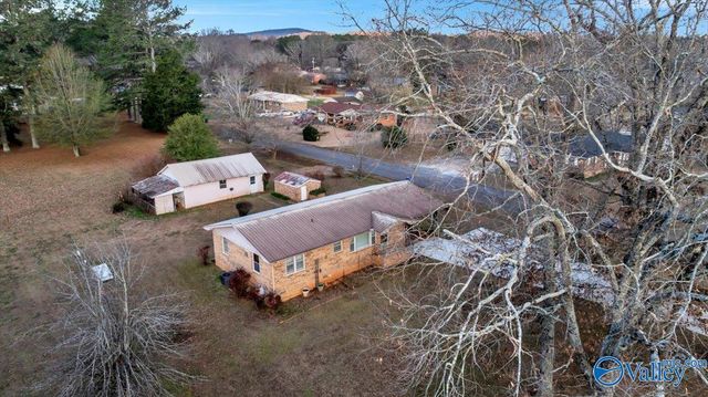387 Crawford Road, Scottsboro, AL 35768