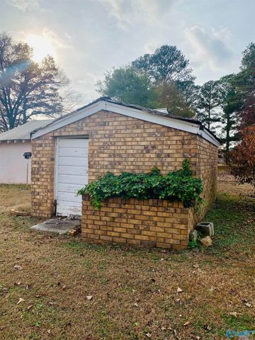 387 Crawford Road, Scottsboro, AL 35768