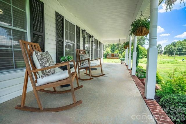 510 Mauneyville Road, Cherryville, NC 28021