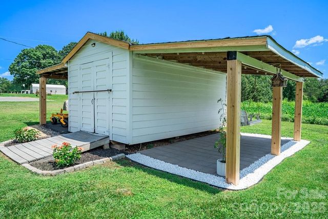 510 Mauneyville Road, Cherryville, NC 28021