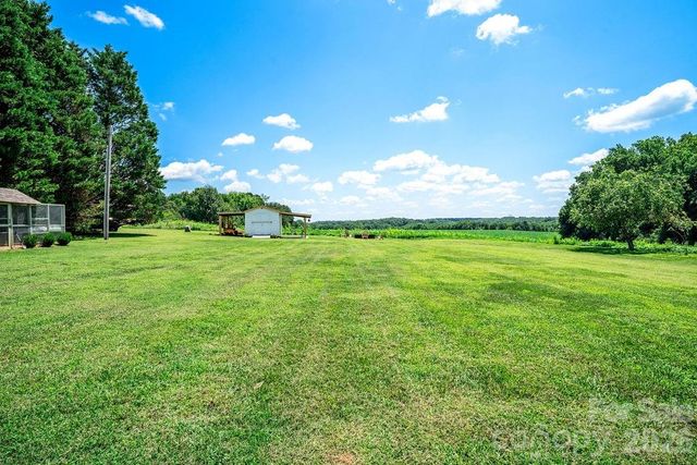 510 Mauneyville Road, Cherryville, NC 28021