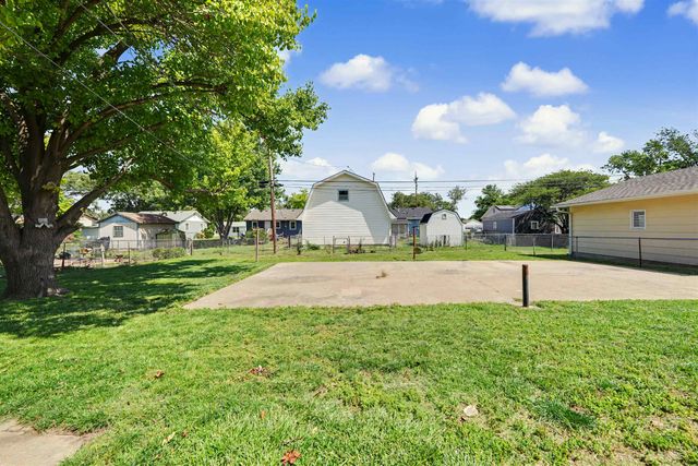 1317 Indian Rock Ln., Salina, KS 67401