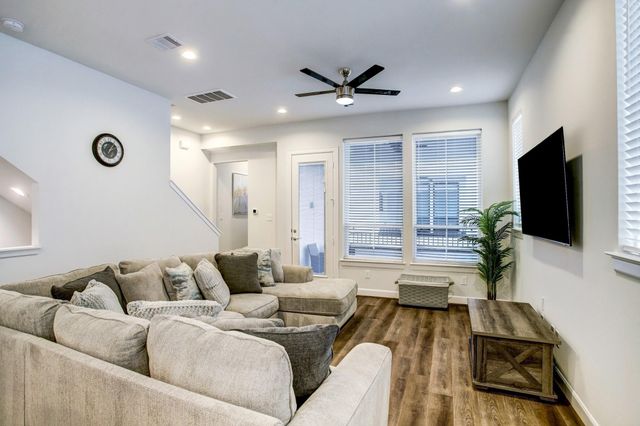 2804 Grand Fountains Drive C, Houston, TX 77054