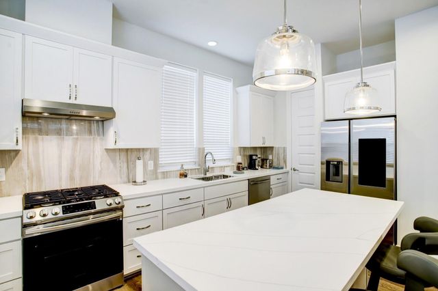 2804 Grand Fountains Drive C, Houston, TX 77054