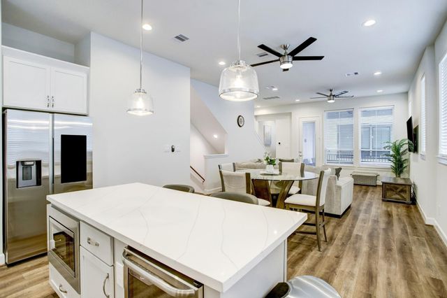 2804 Grand Fountains Drive C, Houston, TX 77054