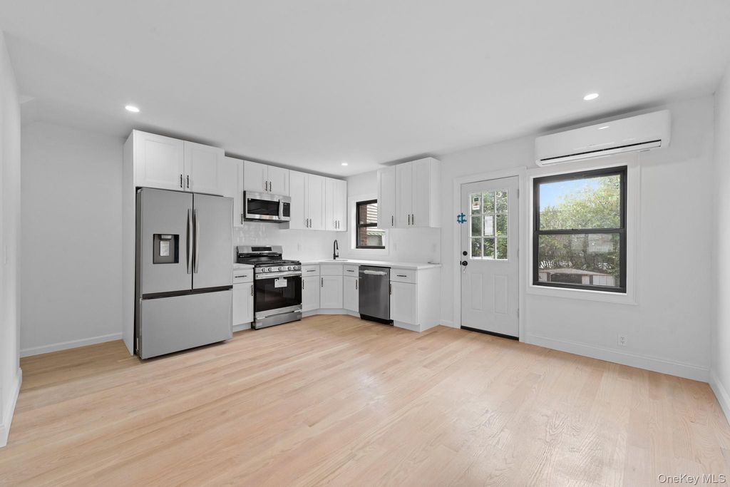 11464 204th Street, Saint Albans, NY 11412 — photo 3
