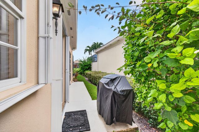 8317 Xanthus Lane, Wellington, FL 33414