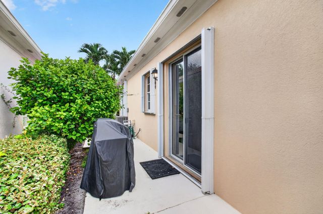 8317 Xanthus Lane, Wellington, FL 33414