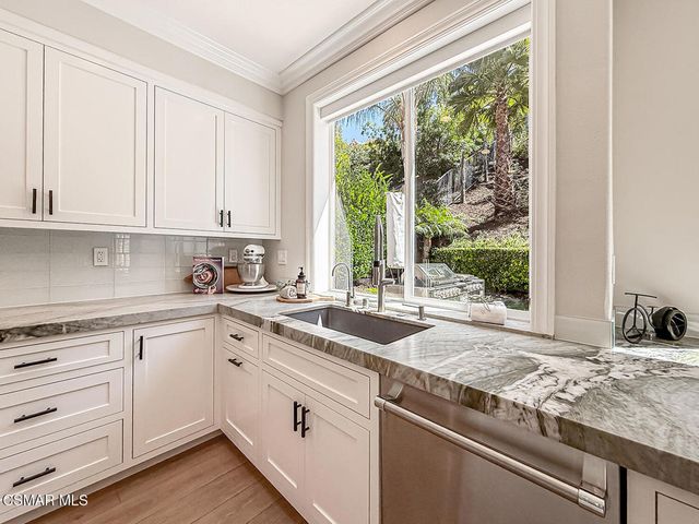 1795 Red Robin Place, Newbury Park, CA 91320