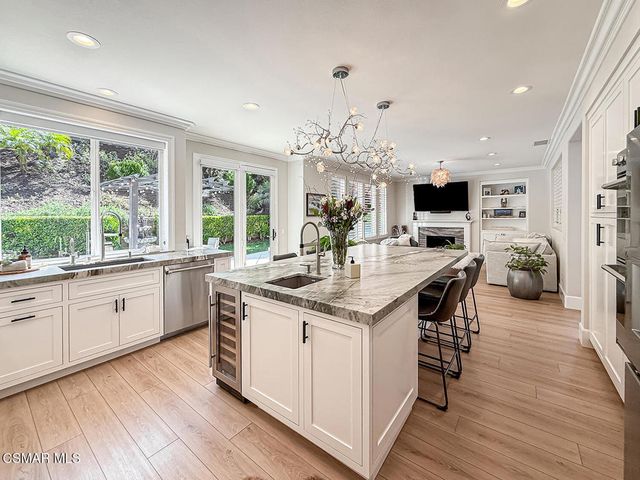 1795 Red Robin Place, Newbury Park, CA 91320