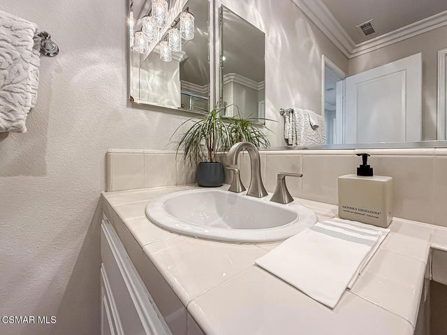 1795 Red Robin Place, Newbury Park, CA 91320
