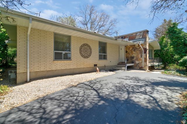 2342 E COMBE RD, Uintah, UT 84403