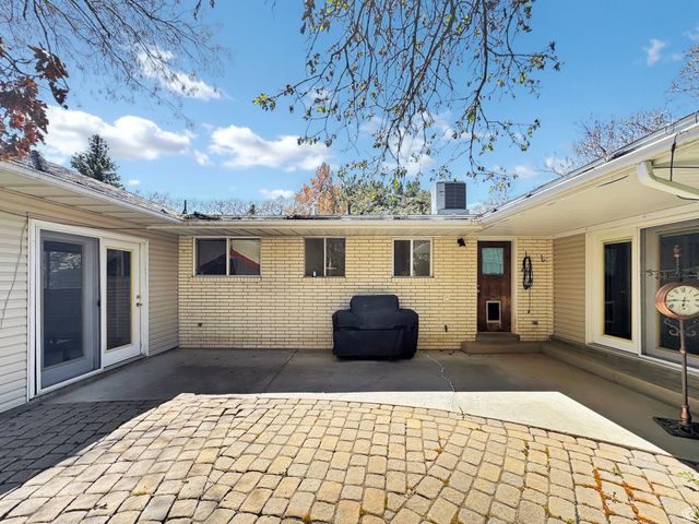 2342 E COMBE RD, Uintah, UT 84403