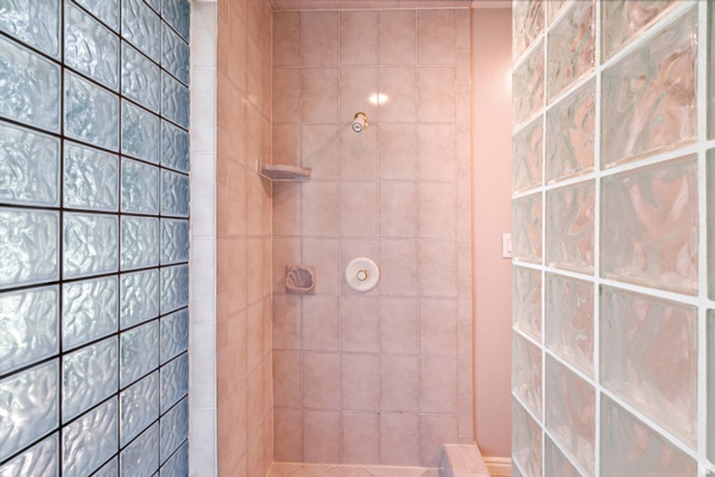 Image 24 of property listing at 2342 E COMBE RD, Uintah, UT 84403