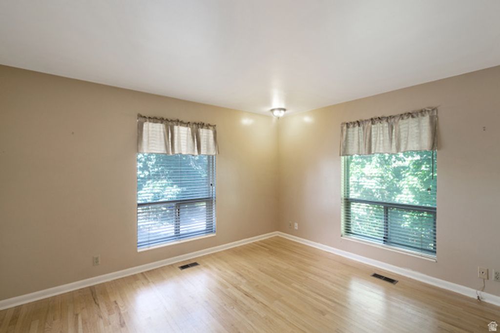 Image 25 of property listing at 2342 E COMBE RD, Uintah, UT 84403