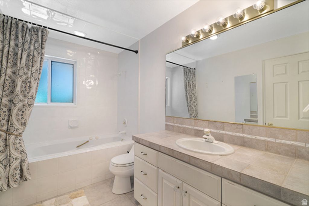 Image 27 of property listing at 2342 E COMBE RD, Uintah, UT 84403