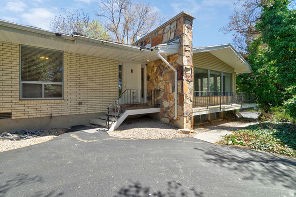 Image 30 of property listing at 2342 E COMBE RD, Uintah, UT 84403
