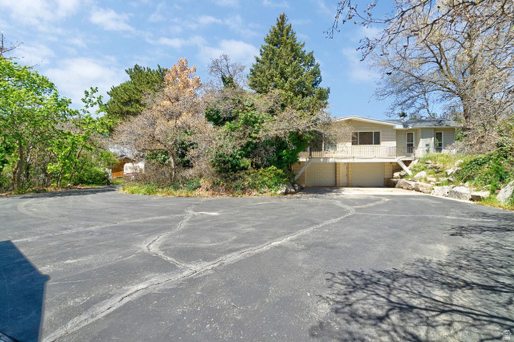 Image 34 of property listing at 2342 E COMBE RD, Uintah, UT 84403