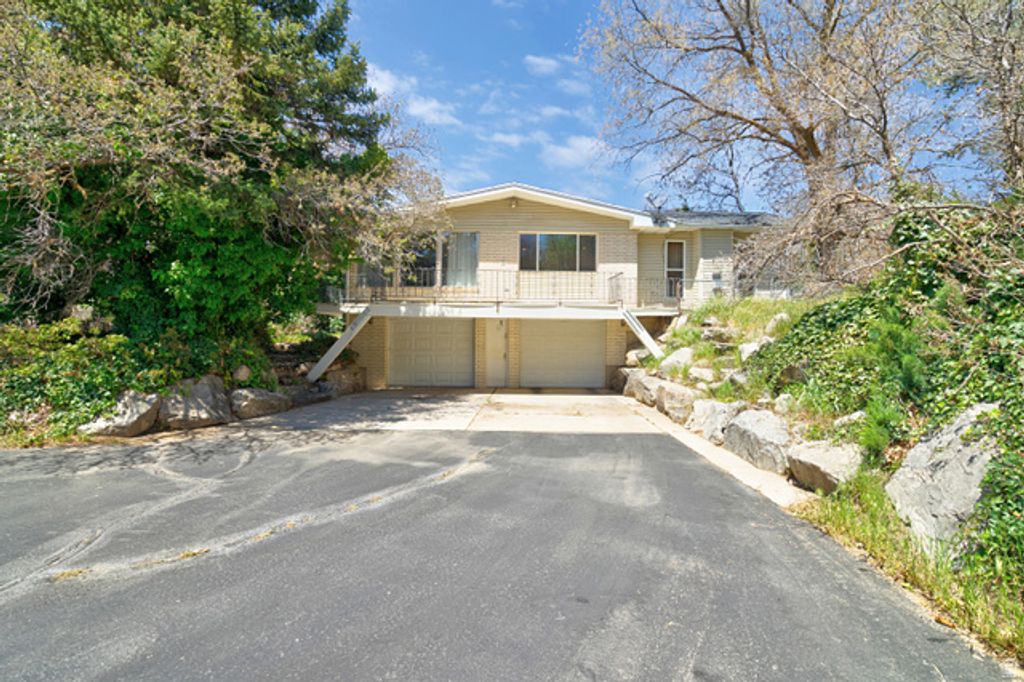 Image 35 of property listing at 2342 E COMBE RD, Uintah, UT 84403