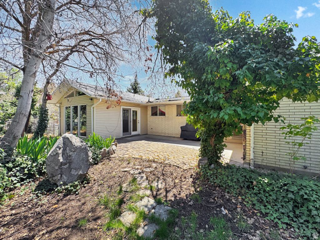 Image 36 of property listing at 2342 E COMBE RD, Uintah, UT 84403