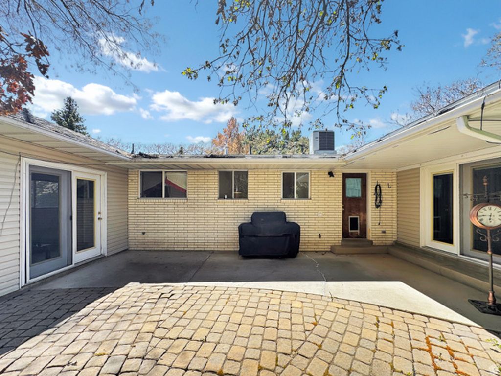 Image 37 of property listing at 2342 E COMBE RD, Uintah, UT 84403