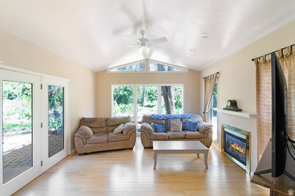 Image 5 of property listing at 2342 E COMBE RD, Uintah, UT 84403