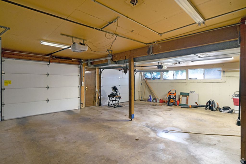 Image 41 of property listing at 2342 E COMBE RD, Uintah, UT 84403