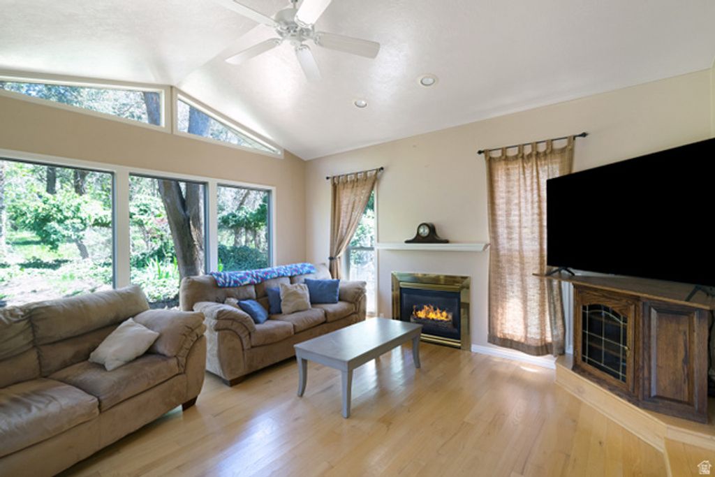 Image 6 of property listing at 2342 E COMBE RD, Uintah, UT 84403