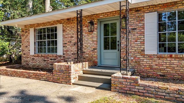 1624 Fifth Avenue, Picayune, MS 39466