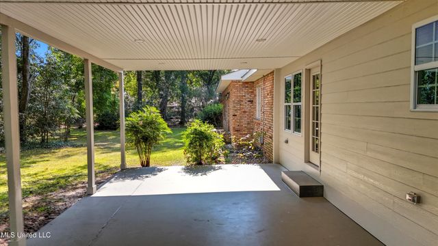 1624 Fifth Avenue, Picayune, MS 39466