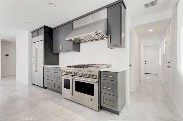 5515 Hermitage, Valley Village, CA 91607
