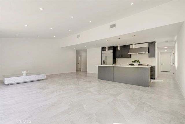 5515 Hermitage, Valley Village, CA 91607