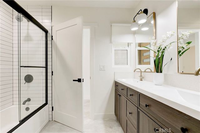 5515 Hermitage, Valley Village, CA 91607