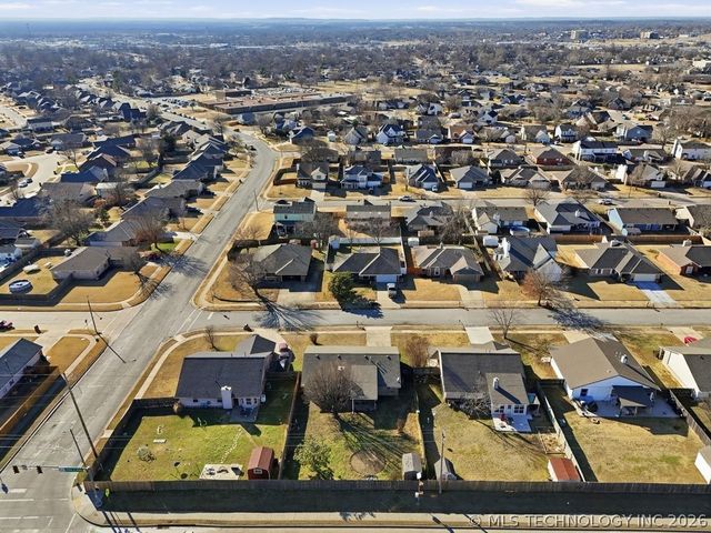 8207 N 128th East Avenue, Owasso, OK 74055