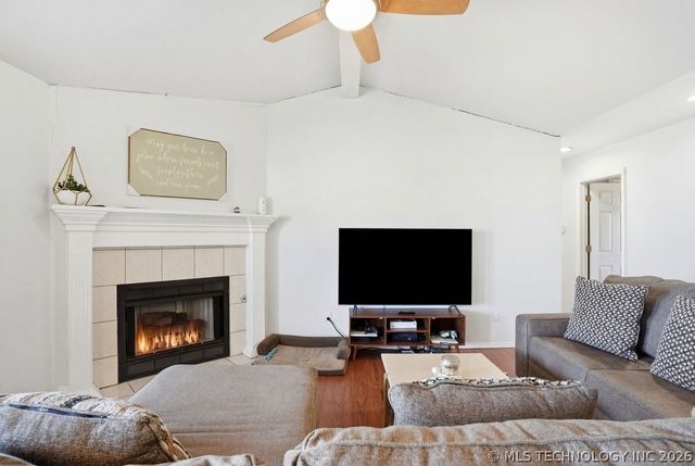 8207 N 128th East Avenue, Owasso, OK 74055