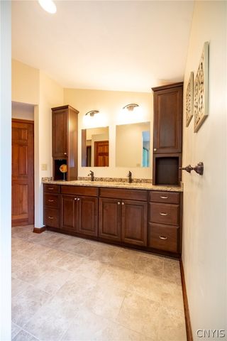 8856 Lombardi Drive, Cicero, NY 13039