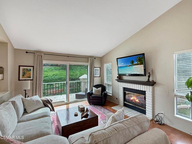 264 Ridgeton Lane B, Simi Valley, CA 93065