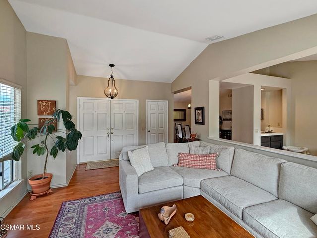 264 Ridgeton Lane B, Simi Valley, CA 93065