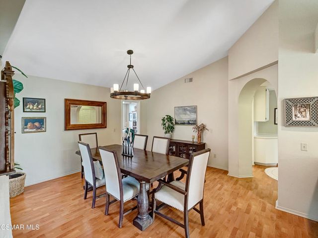 264 Ridgeton Lane B, Simi Valley, CA 93065