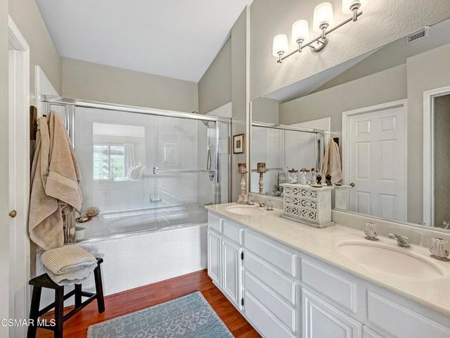 264 Ridgeton Lane B, Simi Valley, CA 93065