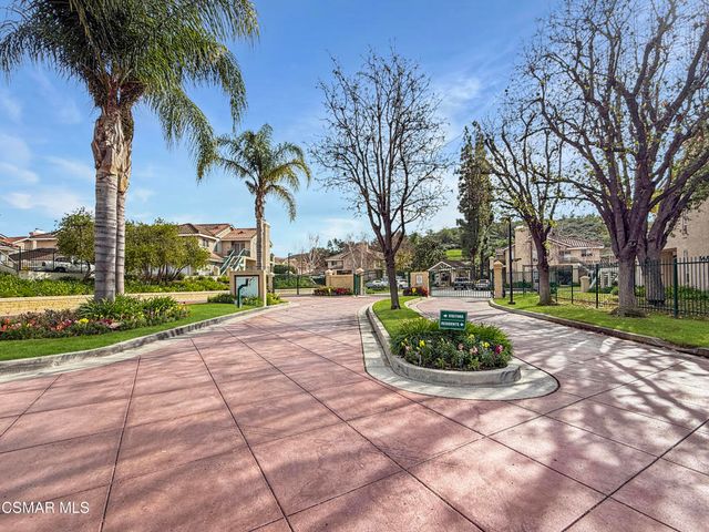264 Ridgeton Lane B, Simi Valley, CA 93065