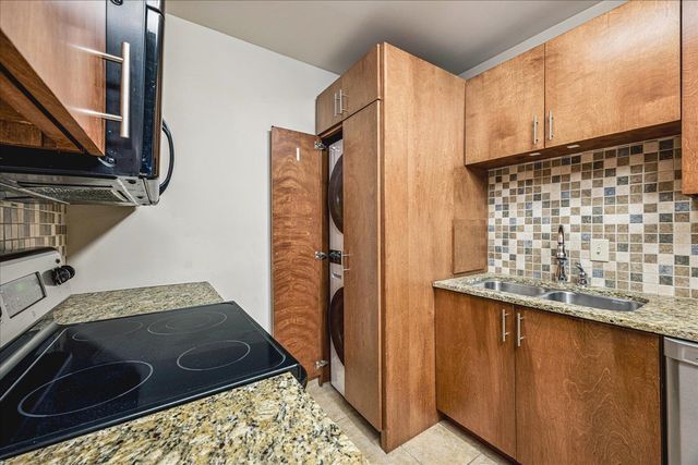 2195 Poplar Ave Apt 303, Memphis, TN 38104