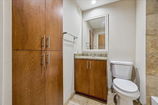 2195 Poplar Ave Apt 303, Memphis, TN 38104