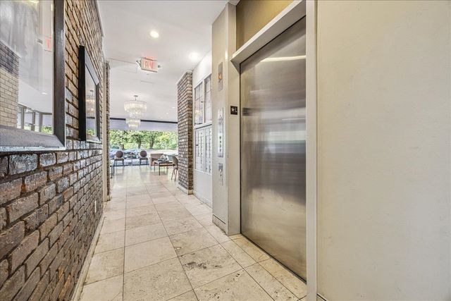 2195 Poplar Ave Apt 303, Memphis, TN 38104