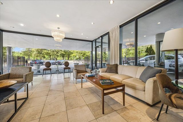 2195 Poplar Ave Apt 303, Memphis, TN 38104